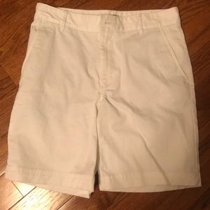 IZOD Saltwater Shorts (Stretch)